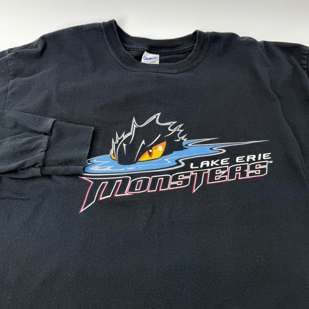 Gildan Lake Erie Monsters AHL Hockey Long Sleeve Graphic T-Shirt Black XL